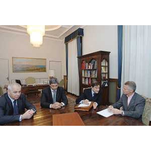 Riccardo Illy (Presidente Regione Friuli Venezia Giulia) incontra Camillo Longoni (Presidente Sezione Controllo Corte dei Conti) a Trieste nella sede della Presidenza della Regione. (Trieste 12/11/07)