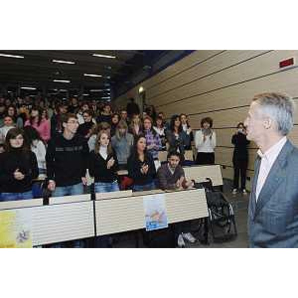 Riccardo Illy (Presidente Regione Friuli Venezia Giulia) incontra gli studenti del corso di laurea in Relazioni Pubbliche dell'Università di Udine - Polo di Gorizia. (Gorizia 12/11/07)