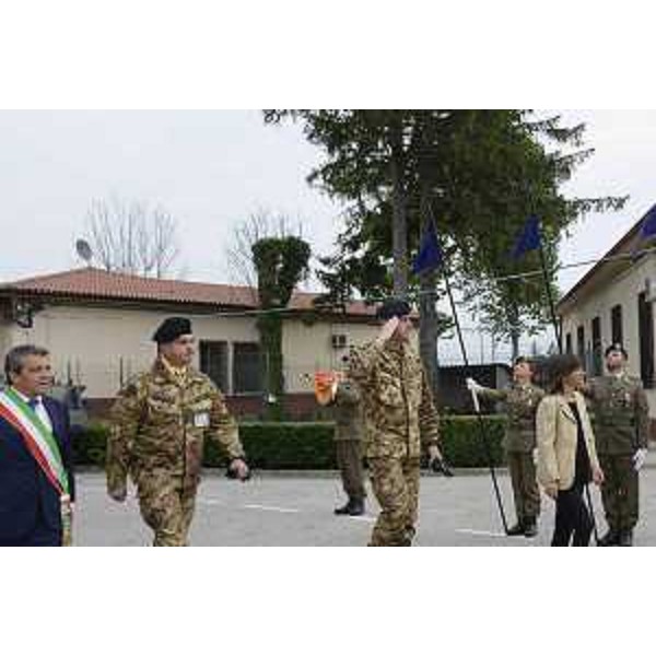 Francesco Martines (Sindaco Comune Palmanova), Angelo Di Domenico (Comandante Reggimento Genova Cavalleria), Ugo Cillo (Comandante Brigata Cavalleria Pozzuolo del Friuli) e Debora Serracchiani (Presidente Regione Friuli Venezia Giulia) presso la caserma Durli - Palmanova 24/05/2017