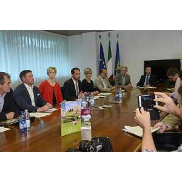 Cristiano Shaurli (Assessore regionale Risorse agricole e forestali) alla presentazione dell'ottantacinquesima edizione della Fiera regionale dei Vini di Buttrio - Udine 25/05/2017