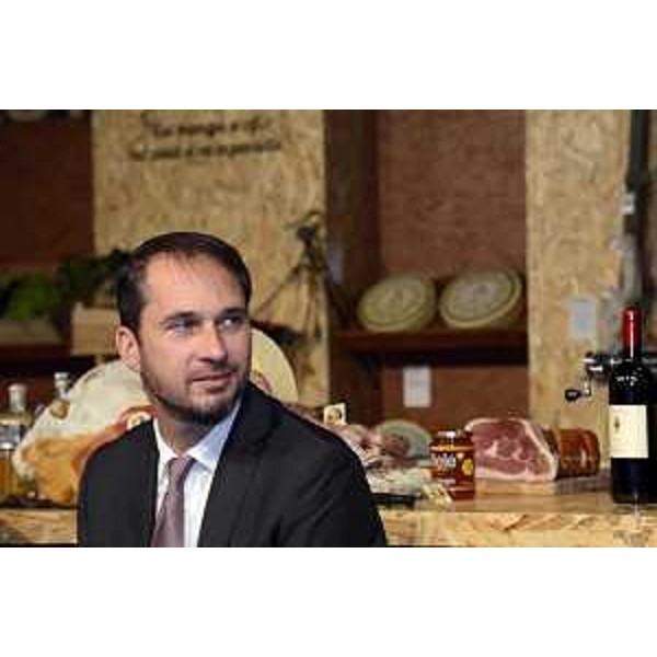 Cristiano Shaurli (Assessore regionale Risorse agricole e forestali) alla tavola rotonda "Il patrimonio enogastronomico del FVG: come valorizzarlo?" - Udine 25/05/2017