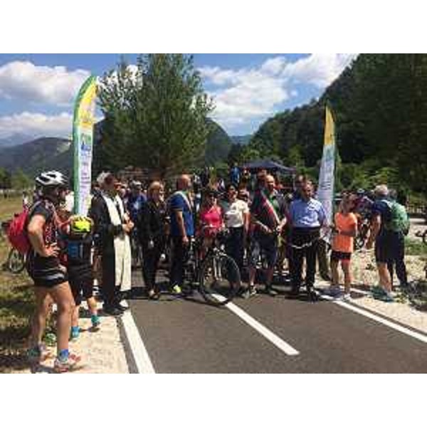 Mariagrazia Santoro (Assessore regionale Infrastrutture e Territorio) all'inaugurazione del tratto Resiutta-Moggio della ciclovia Alpe Adria - Resiutta 28/05/2017