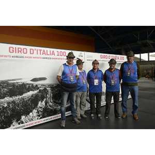 ... in attesa dell'arrivo della Tappa 19 del centesimo Giro d'Italia - Piancavallo 26/05/2017