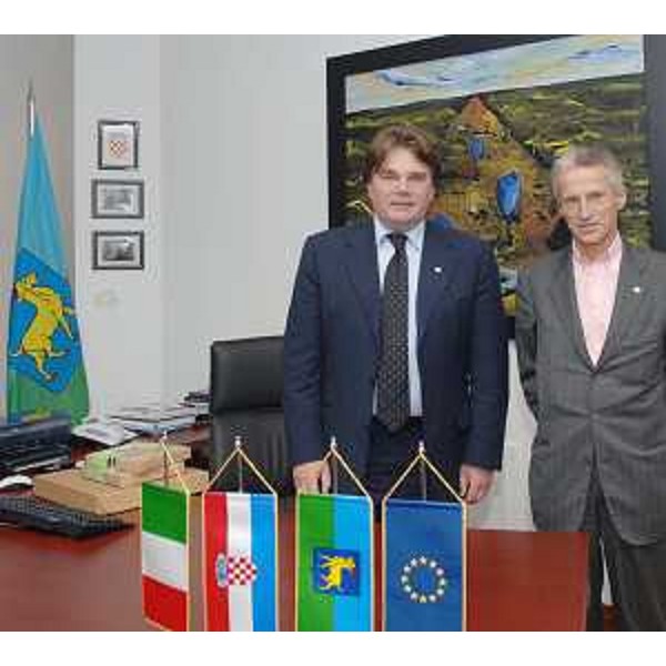 Riccardo Illy (Presidente Regione Friuli Venezia Giulia) e Ivan Jakovcic (Presidente Contea Istriana) nel corso dell'incontro nella sede dell'Assemblea regionale a Pisino (HR). (Pisino 12/11/07)