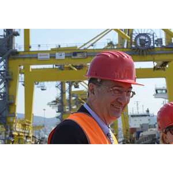Sergio Bolzonello (Vicepresidente Regione FVG e assessore Attività produttive, Turismo e Cooperazione) durante la visita della delegazione dell'Ambasciata cinese al Porto - Trieste 29/05/2017