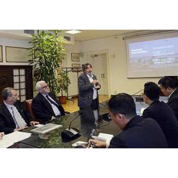 Sergio Bolzonello (Vicepresidente Regione FVG e assessore Attività produttive, Turismo e Cooperazione) e Mario Sommariva (Segretario generale Autorità Sistema Portuale Mare Adriatico Orientale) durante la visita della delegazione dell'Ambasciata cinese al Porto - Trieste 29/05/2017