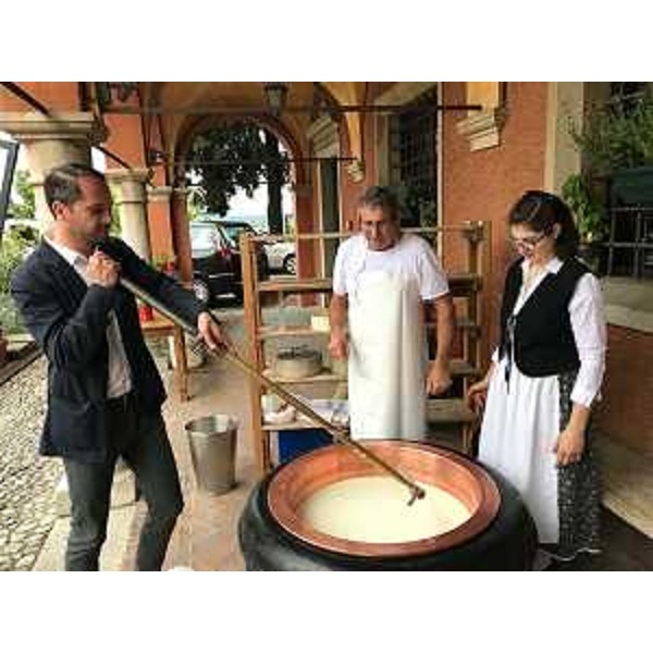Cristiano Shaurli (Assessore regionale Risorse agricole e forestali) alla presentazione del progetto editoriale dedicato alle malghe del FVG - Udine 06/06/2017