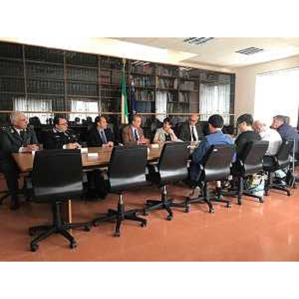 Sergio Bolzonello (Vicepresidente Regione FVG e assessore Attività produttive, Turismo e Cooperazione) e Maria Rosaria Laganà (Prefetto Pordenone) alla firma del Protocollo di legalità, in Prefettura - Pordenone 14/06/2017