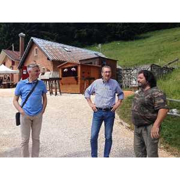 Sergio Bolzonello (Vicepresidente Regione FVG e assessore Attività produttive, Turismo e Cooperazione) visita la malga Fossa di Sarone - Caneva (PN) 19/06/2017