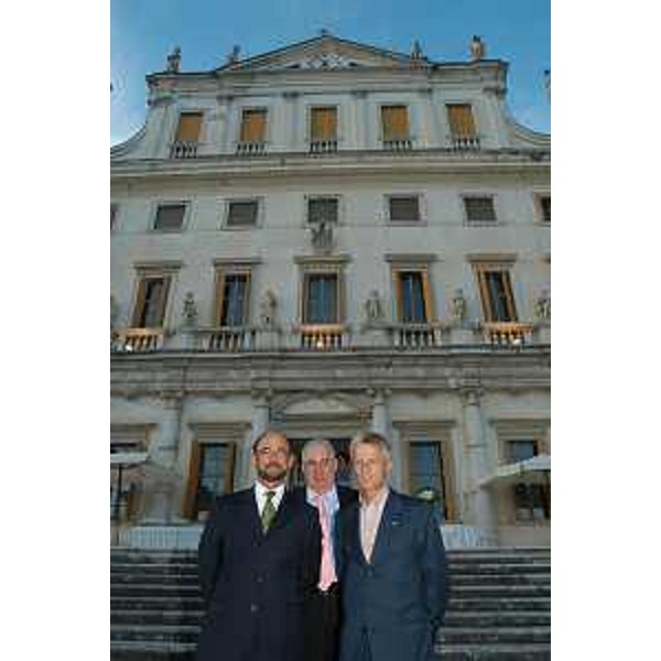 Riccardo Illy (Presidente Regione Friuli Venezia Giulia), Schwartz e Bruce Brandfon (Editore di Scientific American) al Forum Scientific American (Villa Manin, 14/09/05)