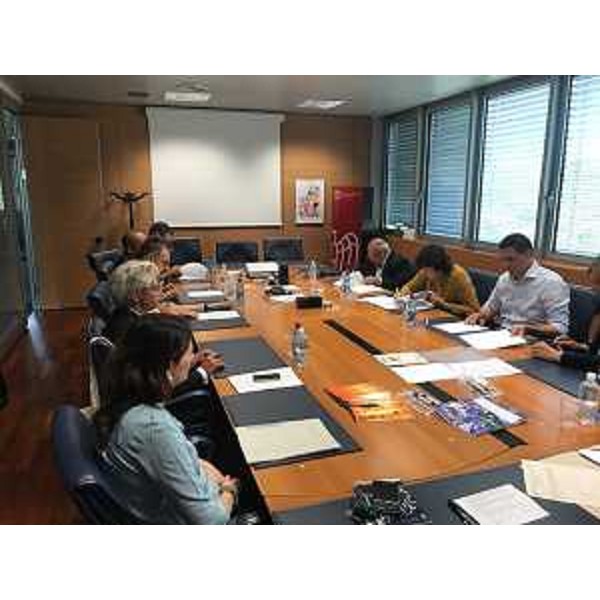 Loredana Panariti (Assessore regionale Lavoro, Formazione, Istruzione, Pari Opportunità, Politiche giovanili, Ricerca e Università) firma il protocollo di collaborazione tra la Regione, l'associazione degli Industriali del Friuli occidentale e i sindacati - Pordenone 23/06/2017