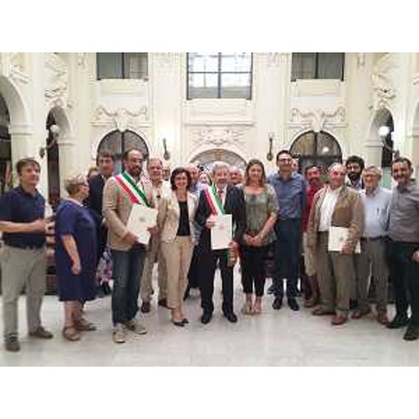 Sara Vito (Assessore regionale Ambiente ed Energia) alla firma dell'accordo per la valorizzazione del Roiello di Pradamano - Udine 26/06/2017