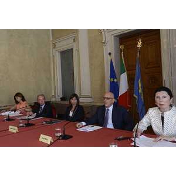 Tanja Fajon (Europarlamentare Slovenia), Ferdinando Nelli Feroci (Presidente Istituto Affari Internazionali - IAI), Debora Serracchiani (Presidente Regione Friuli Venezia Giulia), Michele Giacomelli (Ambasciatore) e Margot Klestil-Loeffler (Vicesegretaria generale Iniziativa Centro Europea - InCE) al Reflection Forum - Trieste 26/06/2017
