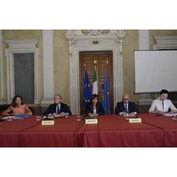 Tanja Fajon (Europarlamentare Slovenia), Ferdinando Nelli Feroci (Presidente Istituto Affari Internazionali - IAI), Debora Serracchiani (Presidente Regione Friuli Venezia Giulia), Michele Giacomelli (Ambasciatore) e Margot Klestil-Loeffler (Vicesegretaria generale Iniziativa Centro Europea - InCE) al Reflection Forum - Trieste 26/06/2017