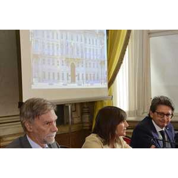 Graziano Delrio (Ministro Infrastrutture e Trasporti), Debora Serracchiani (Presidente Regione Friuli Venezia Giulia) e Zeno D'Agostino (Presidente Autorità Sistema Portuale Mare Adriatico Orientale) alla firma del decreto per il regime di punto franco del porto - Trieste 27/06/2017