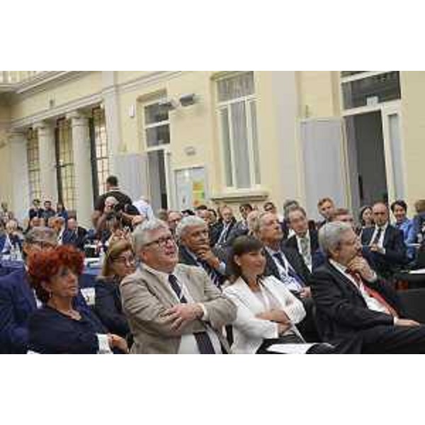 Valeria Fedeli (Ministro Istruzione, Università e Ricerca), Alberto Felice De Toni (Rettore Università Udine), Debora Serracchiani (Presidente Regione Friuli Venezia Giulia) e Furio Honsell (Sindaco Udine) al "G7 Università" - Udine 29/06/2017