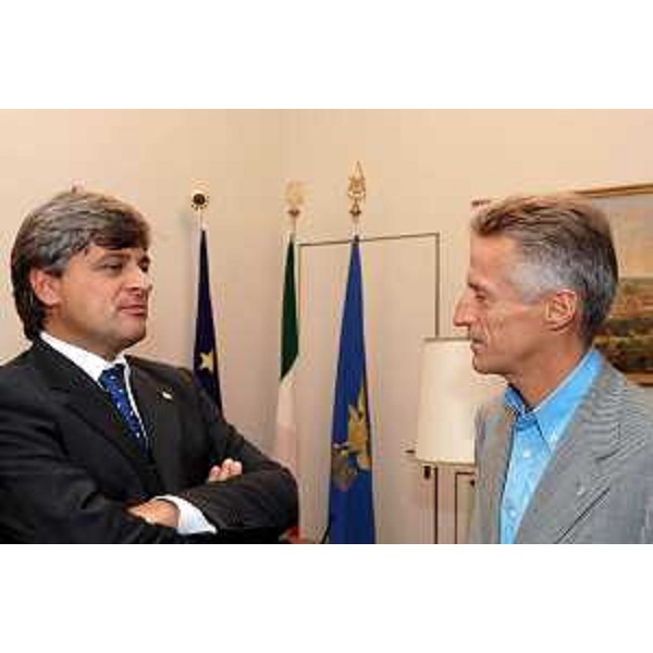 Riccardo Illy (Presidente Regione Friuli Venezia Giulia) incontra Luciano Caveri (Presidente Regione Valle D'Aosta) (Trieste, 08/09/05)