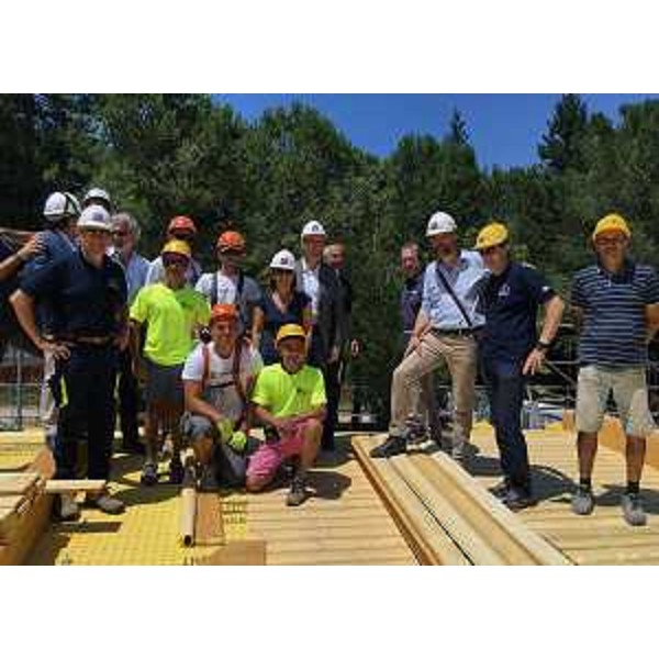Debora Serracchiani (Presidente Regione Friuli Venezia Giulia) visita il cantiere della scuola dell'infanzia che sta costruendo la Protezione civile del FVG - Sarnano 10/07/2017