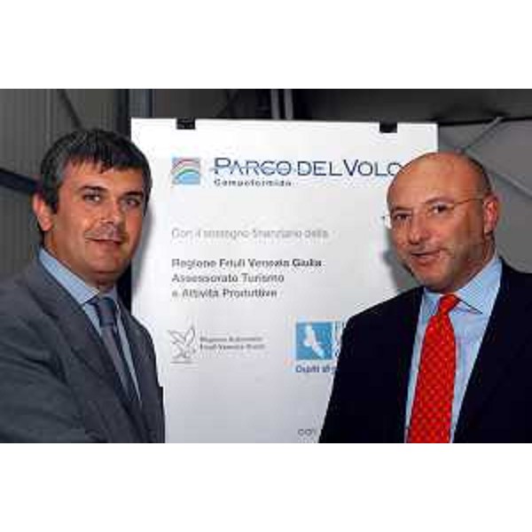 Enrico Bertossi (Assessore Regionale alle attività produttive) e Andrea Cantarutti (Presidente di Far East) al Parco del Volo (Campoformido, 03/09/05)