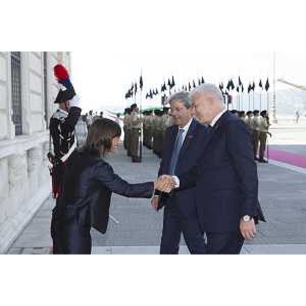 Debora Serracchiani (Presidente Regione Friuli Venezia Giulia) e Paolo Gentiloni (Presidente Consiglio Ministri) accolgono i capi di Stato e di Governo partecipanti al Western Balkans Summit - Trieste 12/07/2017