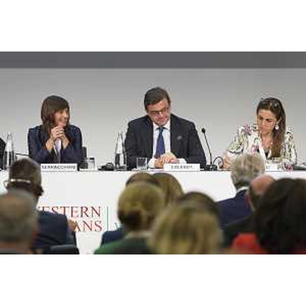 Debora Serracchiani (Presidente Regione Friuli Venezia Giulia) e Carlo Calenda (Ministro Sviluppo economico) al Business Forum del Western Balkans Summit, in Stazione Marittima - Trieste 12/07/2017