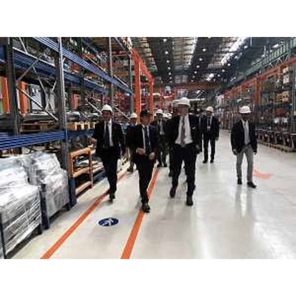 Carlo Calenda (Ministro Sviluppo economico) e Sergio Bolzonello (Vicepresidente Regione FVG e assessore Attività produttive, Turismo e Cooperazione) visitano la Wartsila - Trieste 12/07/2017
