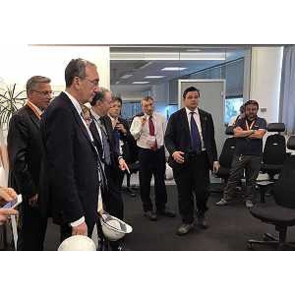 Carlo Calenda (Ministro Sviluppo economico) e Sergio Bolzonello (Vicepresidente Regione FVG e assessore Attività produttive, Turismo e Cooperazione) visitano la Wartsila - Trieste 12/07/2017