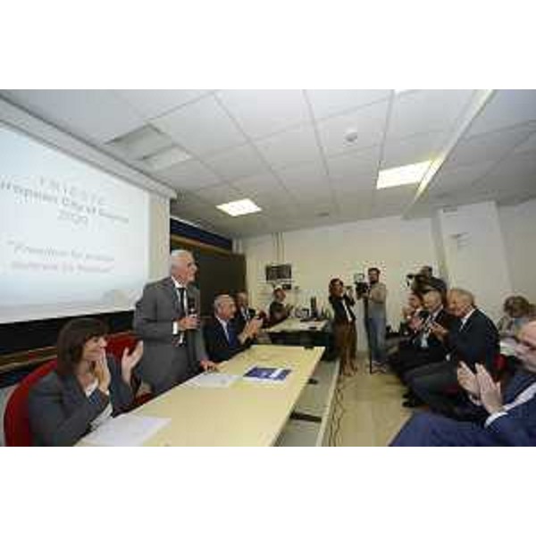 Debora Serracchiani (Presidente Regione Friuli Venezia Giulia), Stefano Fantoni (Presidente Fondazione internazionale Trieste per il Progresso e la Libertà delle Scienze) e Roberto Dipiazza (Sindaco Trieste) all'annuncio dell'investitura di Trieste a capitale europea della Scienza / ESOF 2020 - Trieste 11/07/2017