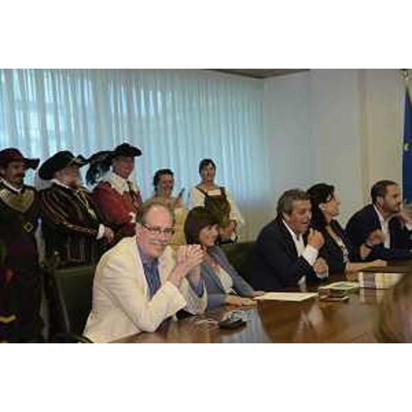 Gianni Torrenti (Assessore regionale Cultura, Sport e Solidarietà), Debora Serracchiani (Presidente Regione Friuli Venezia Giulia), Francesco Martines (Sindaco Palmanova), Mariagrazia Santoro (Assessore regionale Infrastrutture e Territorio) e Cristiano Shaurli (Assessore regionale Risorse agricole e forestali) in conferenza stampa sul Tavolo permanente del Patrimonio UNESCO del FVG - Udine 13/07/2017