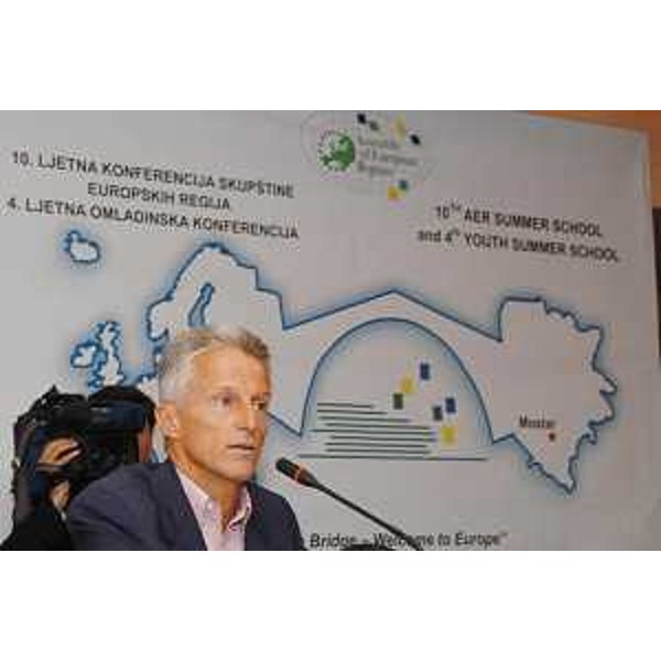 Riccardo Illy (Presidente Regione Friuli Venezia Giulia) alla Summer School (Mostar, 28/08/05)