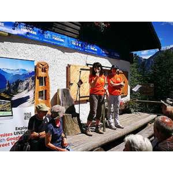 Mariagrazia Santoro (Assessore regionale Infrastrutture e Territorio) all'incontro "Dalle Dolomiti all'Annapurna" al Rifugio Pordenone - Cimolais 16/07/2017