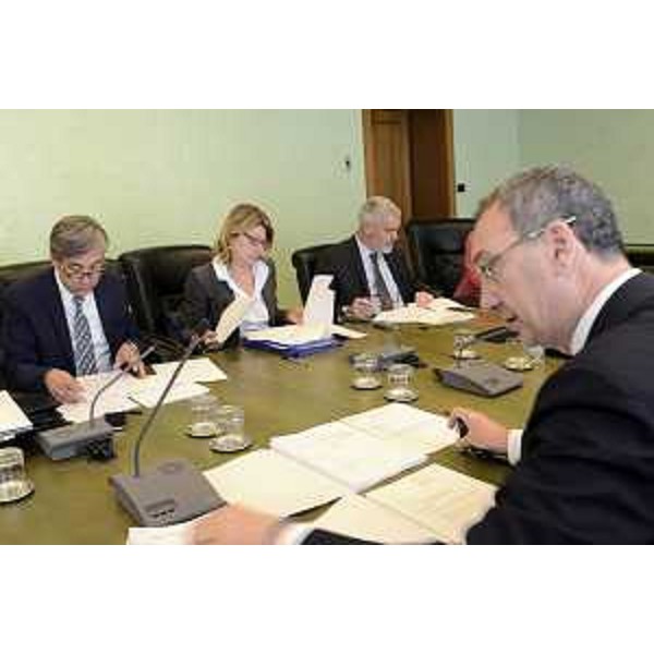 Gli assessori regionali Francesco Peroni (Finanze, Patrimonio, Coordinamento e Programmazione Politiche economiche e comunitarie), Maria Sandra Telesca (Salute, Integrazione socio-sanitaria, Politiche sociali e Famiglia), Paolo Panontin (Autonomie locali e Coordinamento Riforme, Comparto unico, Sistemi informativi, Caccia e Risorse ittiche, delegato Protezione civile) e Sergio Bolzonello (Vicepresidente Regione FVG e assessore Attività produttive, Turismo e Cooperazione) durante la riunione della Giunta - Trieste 20/07/2017