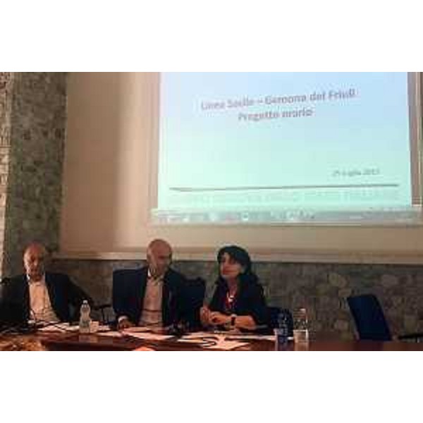 Mariagrazia Santoro (Assessore regionale Infrastrutture e Territorio) all'incontro sul riavvio della linea ferroviaria Sacile-Gemona - Maniago 25/07/2017