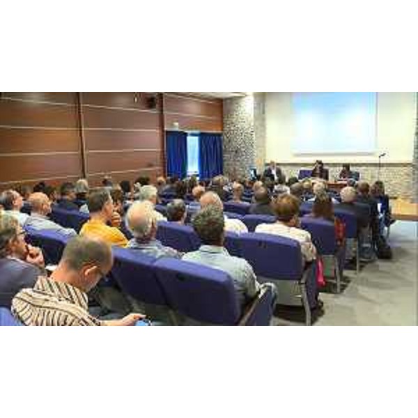 Mariagrazia Santoro (Assessore regionale Infrastrutture e Territorio) e Debora Serracchiani (Presidente Regione Friuli Venezia Giulia) all'incontro sul riavvio della linea ferroviaria Sacile-Gemona - Maniago 25/07/2017