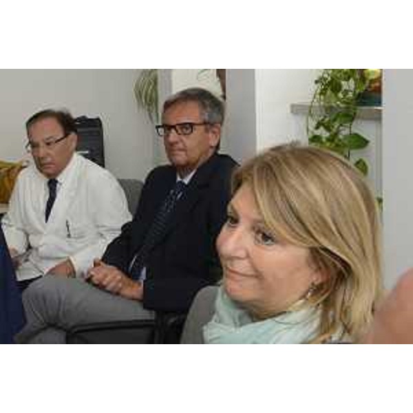 Maria Sandra Telesca (Assessore regionale Salute, Integrazione socio-sanitaria, Politiche sociali e Famiglia) con Maurizio Ruscio (Direttore Dipartimento Medicina di Laboratorio ASUI Trieste) e Andrea di Lenarda (Direttore Centro Cardiovascolare ASUI Trieste) alla presentazione del nuovo Laboratorio unico all'Ospedale Maggiore di Trieste - Trieste 26/07/2017
