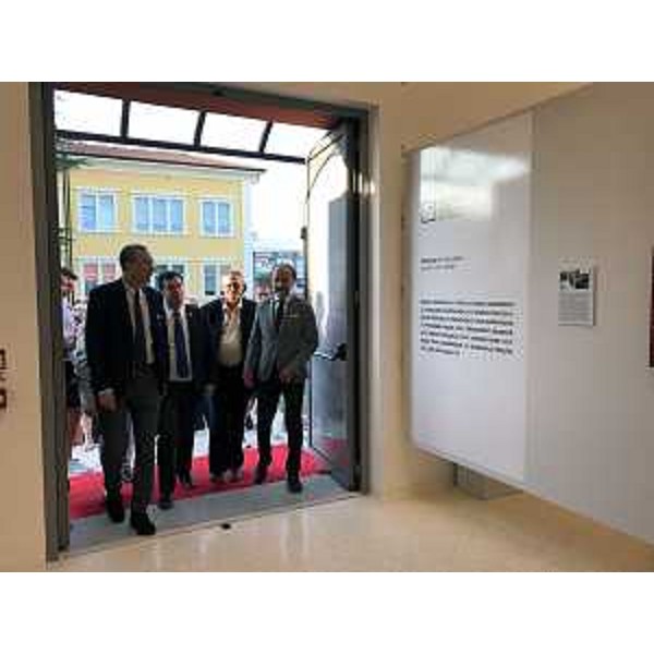 Sergio Bolzonello (Vicepresidente Regione FVG e assessore Attività produttive, Turismo e Cooperazione) e Franco Iacop (Presidente Consiglio regionale) alla cerimonia di inaugurazione della mostra Mosaico&Mosaici 2017 - Spilimbergo 28/07/2017