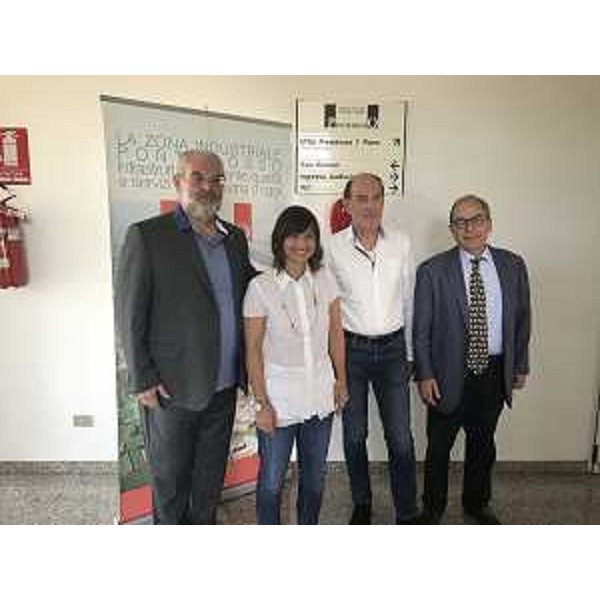 Renato Mascherin (Presidente Consorzio industriale Ponterosso), Debora Serracchiani (Presidente Regione Friuli Venezia Giulia), Daniele Gerolin (Consigliere regionale FVG) e Antonio Dibisceglie (Sindaco San Vito al Tagliamento) negli uffici del centro direzionale - San Vito al Tagliamento 31/07/2017