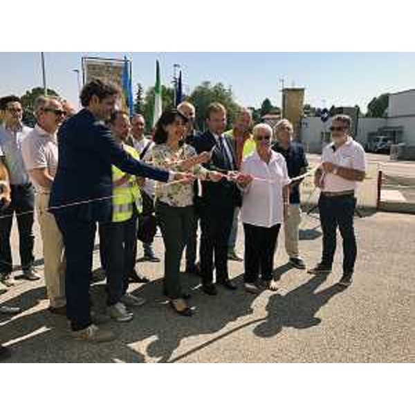 Mariagrazia Santoro (Assessore regionale Infrastrutture e Territorio) all'inaugurazione di un nuovo tratto della Strada del Mobile - Prata di Pordenone 01/08/2017