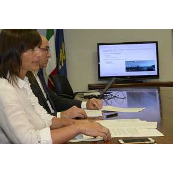 Debora Serracchiani (Presidente Regione Friuli Venezia Giulia) e Antonio Marano (Presidente Aeroporto Friuli Venezia Giulia) alla conferenza stampa su "Lo sviluppo di Trieste Airport FVG: risultati economici e prospettive di crescita" - Udine 09/08/2017