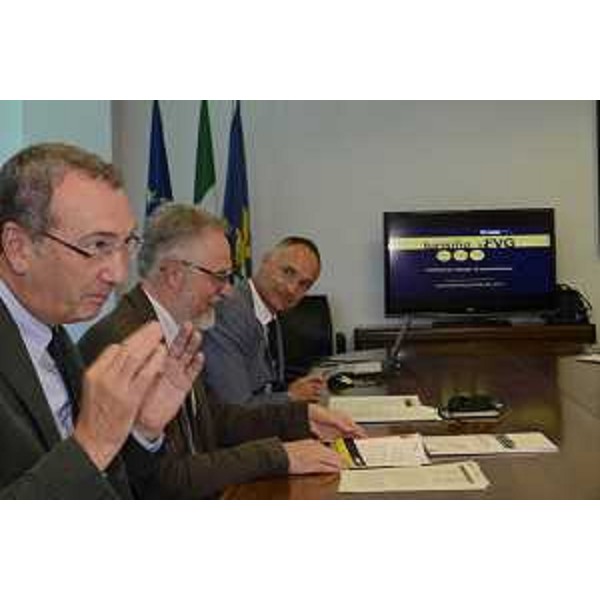 Sergio Bolzonello (Vicepresidente Regione FVG e assessore Attività produttive, Turismo e Cooperazione), Francesco Marangon (Università Udine) e Bruno Bertero (Direttore Marketing PromoTurismo FVG) alla presentazione del "FORUM DEL TURISMO IN FVG: il turismo regionale verso il 2025" (Trieste, Molo IV, 5-6/9/2017) - Udine 22/08/2017