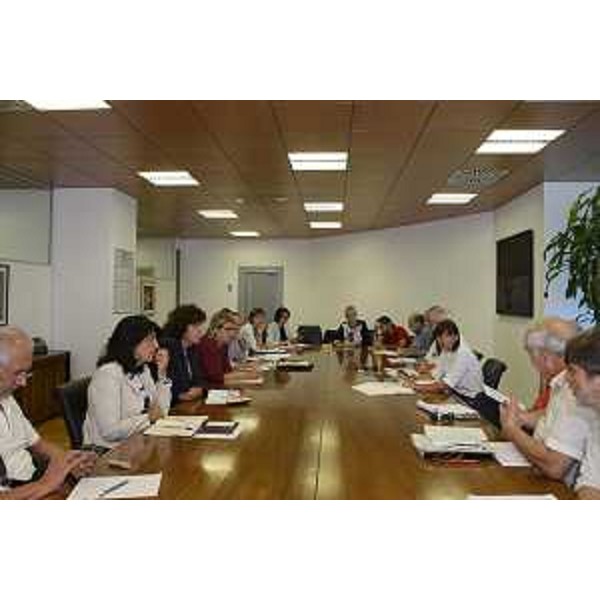 Debora Serracchiani (Presidente Regione Friuli Venezia Giulia), Mariagrazia Santoro (Assessore regionale Infrastrutture e Territorio), Loredana Panariti (Assessore regionale Lavoro, Formazione, Istruzione, Pari Opportunità, Politiche giovanili, Ricerca e Università) e Maria Sandra Telesca (Assessore regionale Salute, Integrazione socio-sanitaria, Politiche sociali e Famiglia) all'incontro con i componenti del Tavolo di coordinamento del Forum del Terzo Settore - Udine 22/08/2017