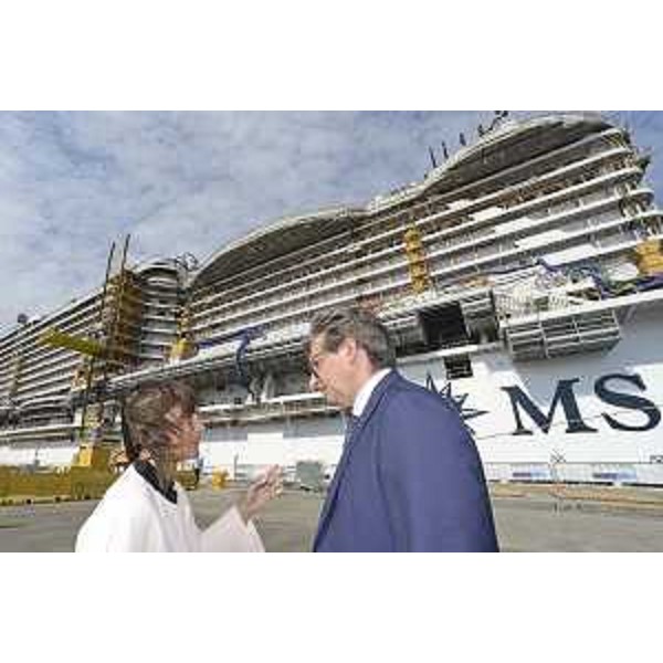 Debora Serracchiani (Presidente Regione Friuli Venezia Giulia) e Zeno D'Agostino (Presidente Autorità sistema portuale Mare Adriatico Orientale) in occasione del varo tecnico di Seaview, nave da crociera del gruppo MSC - Monfalcone 23/08/2017