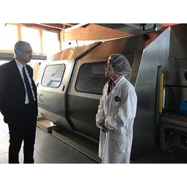 Sergio Bolzonello (Vicepresidente Regione FVG e assessore Attività produttive, Turismo e Cooperazione) in visita all'azienda Villa Food - Villa Santina 26/08/2017