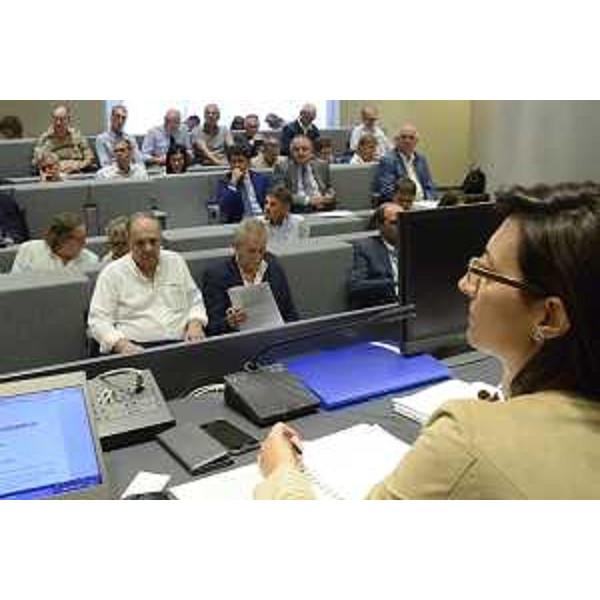 Sara Vito (Assessore regionale Ambiente ed Energia) all'audizione con i soggetti portatori di interesse in materia di gestione dei rifiuti, in IV Commissione consiliare - Trieste 29/08/2017