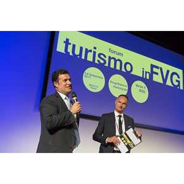 Franco Iacop (Presidente Consiglio regionale) e Bruno Bertero (Direttore Marketing PromoTurismo FVG) al Forum "Turismo in FVG - Progettazione partecipata verso il 2025" - Trieste 06/09/2017