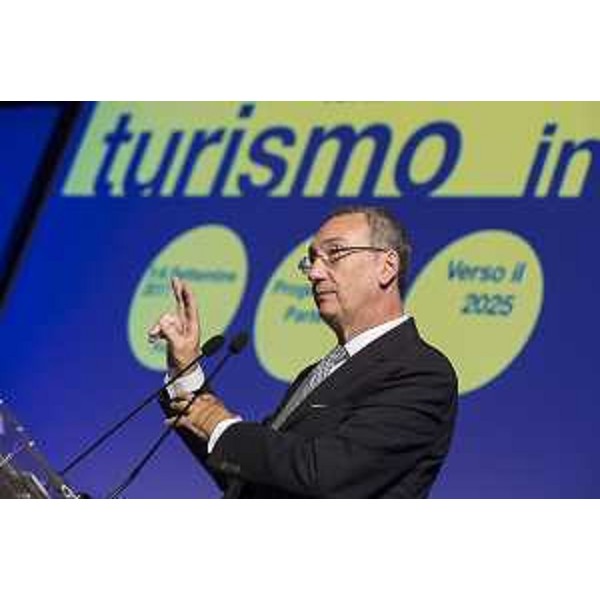 Sergio Bolzonello (Vicepresidente Regione FVG e assessore Attività produttive, Turismo e Cooperazione) al Forum "Turismo in FVG - Progettazione partecipata verso il 2025" - Trieste 06/09/2017