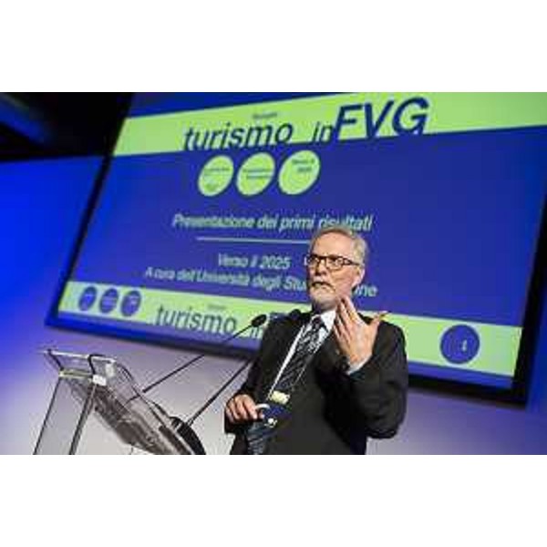 Francesco Marangon (Docente dipartimento Scienze economiche e statistiche Università Udine) al Forum "Turismo in FVG - Progettazione partecipata verso il 2025" - Trieste 06/09/2017