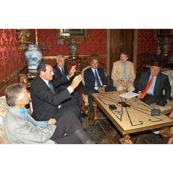 Riccardo Illy (Presidente Regione Friuli Venezia Giulia) e Giancarlo Galan (Presidente Regione Veneto) a presentazione Multiutilities (Venezia, 21/07/05)