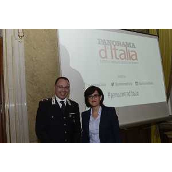 Fabio Di Rezze (Comandante NOE Udine) e Sara Vito (Assessore regionale Ambiente ed Energia) al convegno "Economia circolare in Friuli Venezia Giulia: riciclo, legalità e best practice per lo sviluppo del territorio" - Trieste 07/09/2017