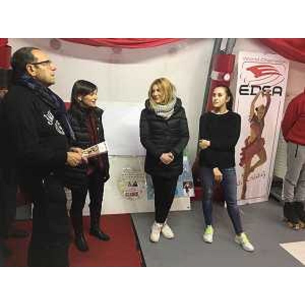 Debora Serracchiani (Presidente Regione Friuli Venezia Giulia) visita l'impianto del pattinaggio artistico Triestino di via Costalunga e incontra Silvia Stibilj (Campionessa mondiale pattinaggio artistico) e lo staff tecnico e dirigenziale della società sportiva - Trieste 2017